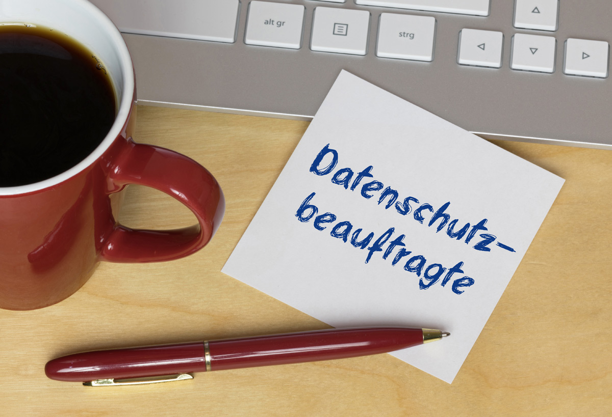 Foto: Schreibtisch, Zettel Datenschutzbeauftragte